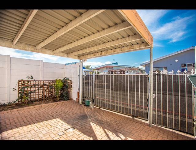 2 BEDROOM TOWNHOUSE SOLD IN CHURCHILL ESTATE
